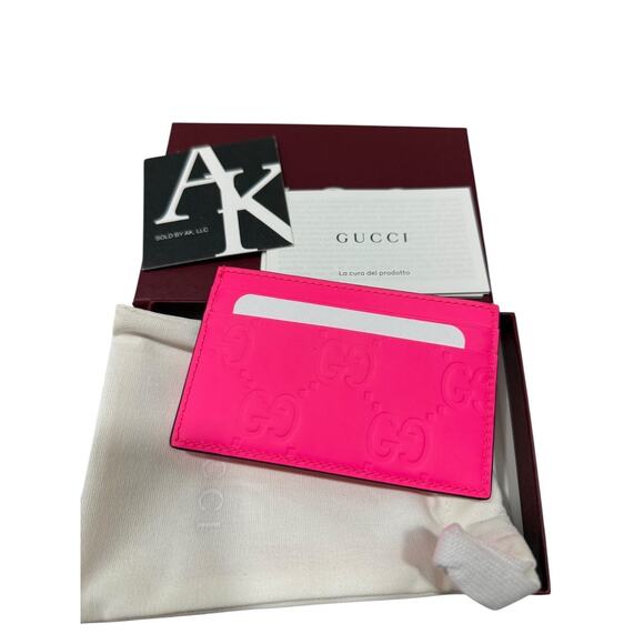 Gucci Unisex Rubber Effect Neon Bright Pink GG Logo Card Holder Case - Picture 2 of 7